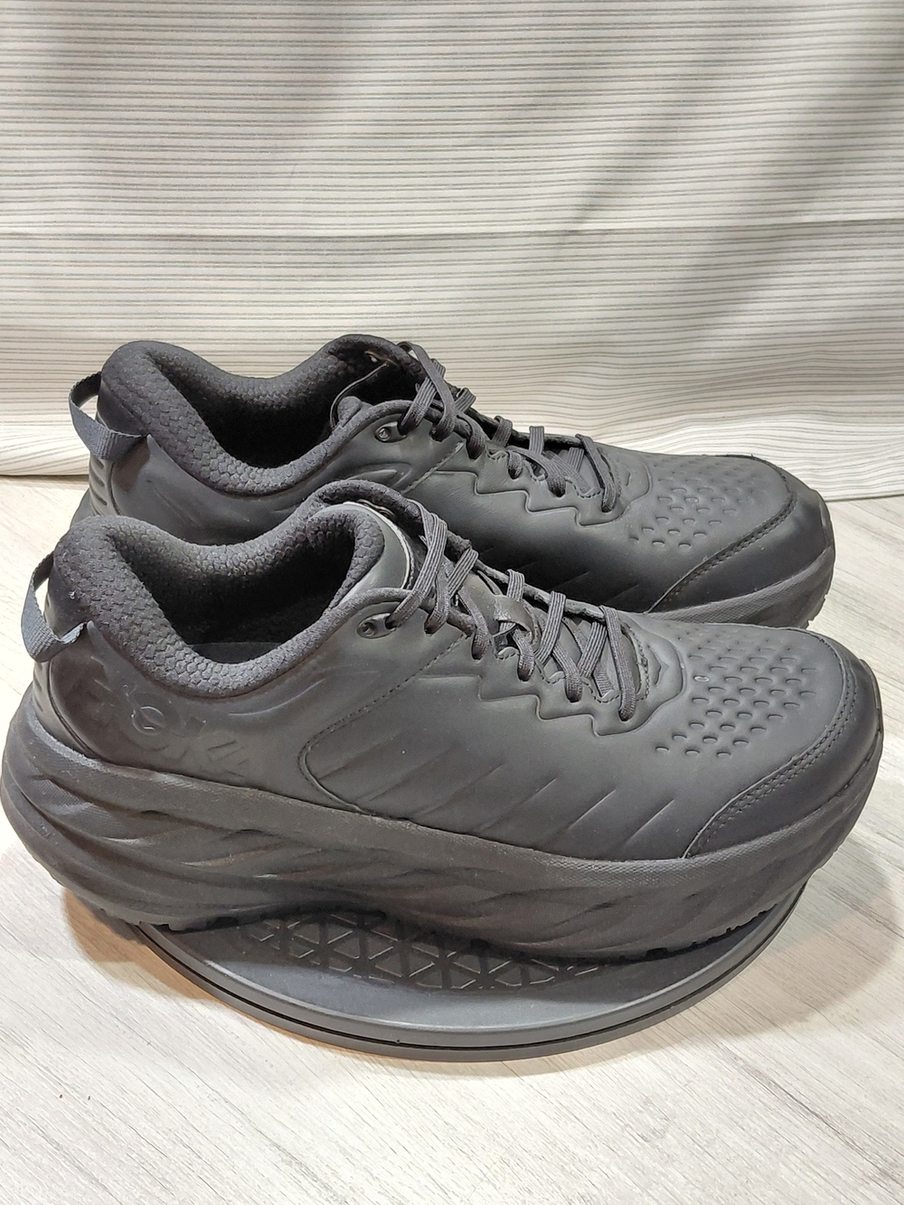NEW HOKA Mens Bondi SR Heavy Duty Water Resistant Triple Black Leather Shoes M12